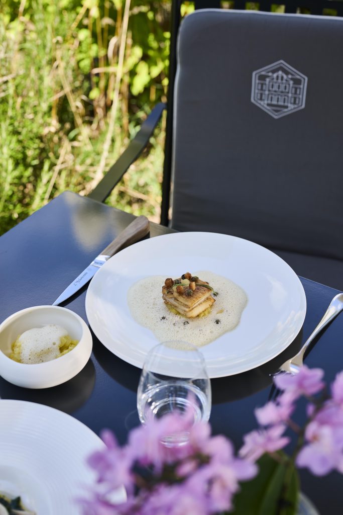 plat chateau hochberg restaurant bistronomique en alsace chef michel scheidler gourmand terrasse 
