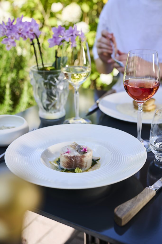 plat chateau hochberg restaurant bistronomique en alsace chef michel scheidler gourmand terrasse 